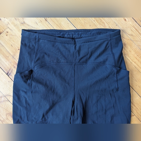 Black size 10 Lululemon leggings - Picture 3 of 6
